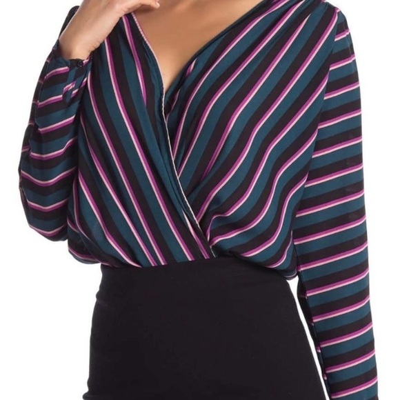 Astr Women’s Plunging V Neck Bodysuit Blue Pink Stripe Long Sleeve Top‎ Size Med - Picture 3 of 11